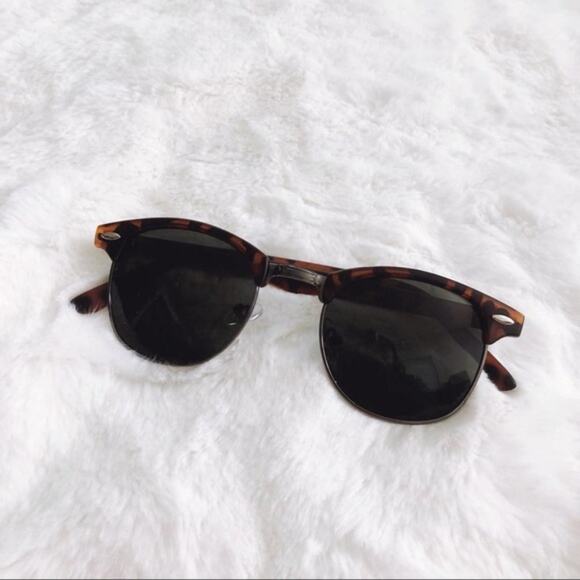 Harris Print & Black Horn Rimmed Sunglasses - Picture 1 of 8